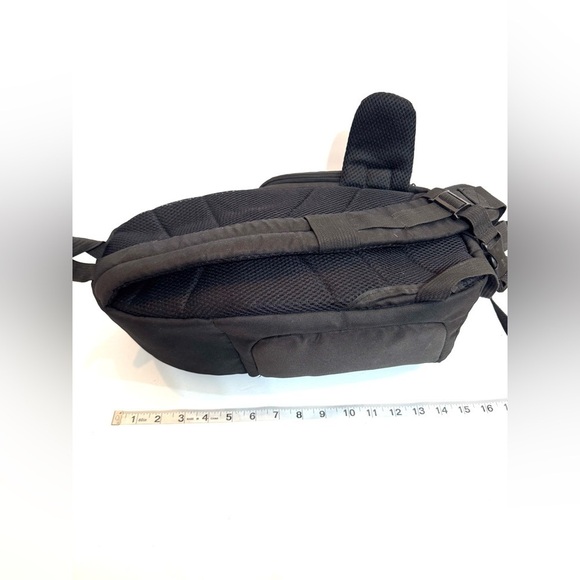 Xit XTBPS Black Deluxe Digital Camera & Video Sling Style Padded Shoulder Bag - Picture 4 of 9